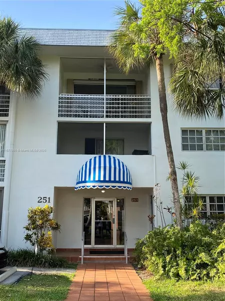 251 Galen Dr #204E, Key Biscayne, FL 33149