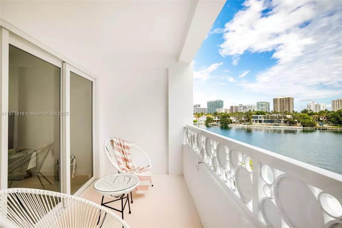Bay Harbor Islands, FL 33154,9881 E Bay Harbor Dr #302