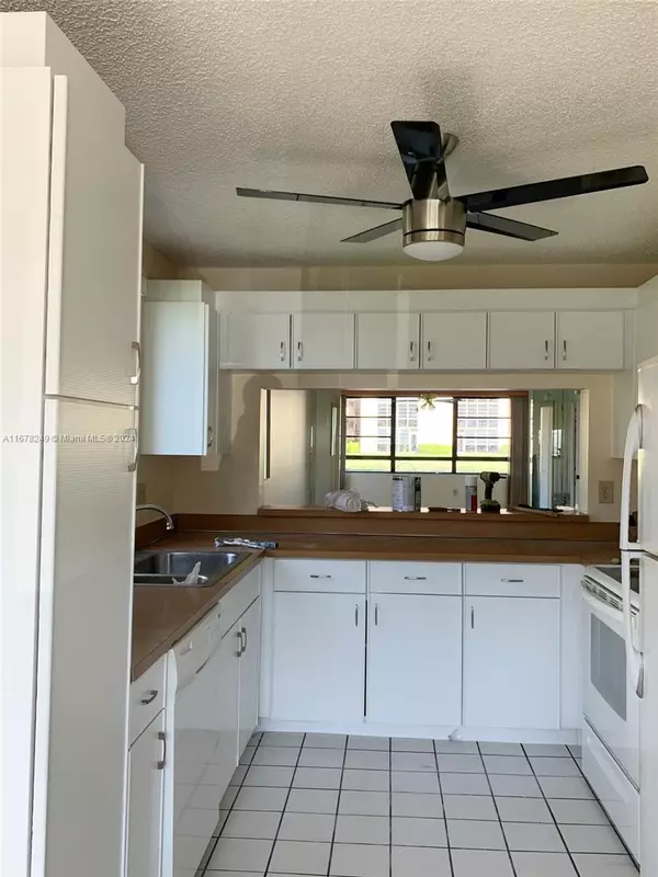 10324 E Clairmont Cir #101, Tamarac, FL 33321