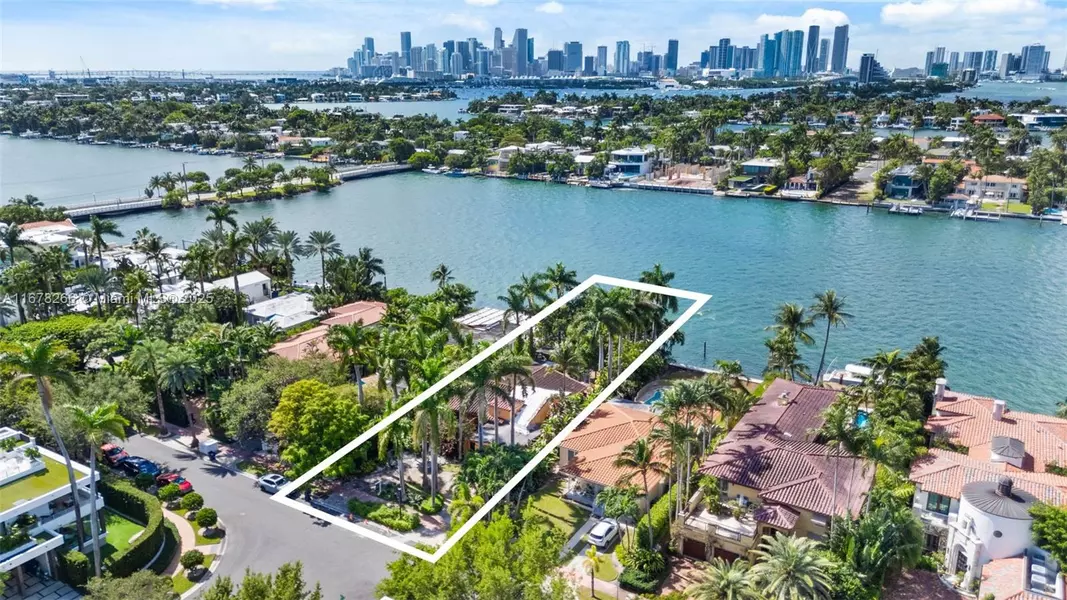 330 W Rivo Alto Dr, Miami Beach, FL 33139