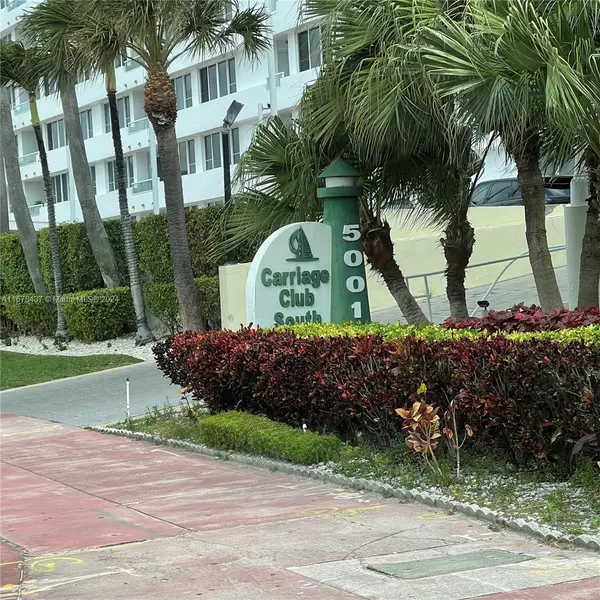 Miami Beach, FL 33140,5001 Collins Ave #16E