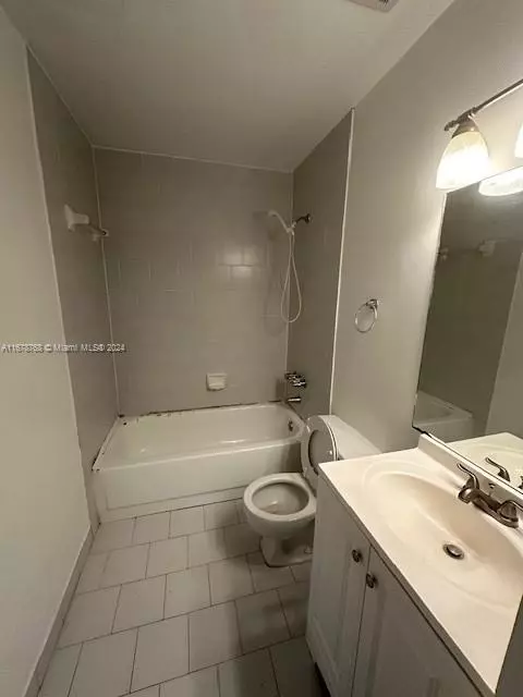 Miami, FL 33179,875 NE 213th Ter #2