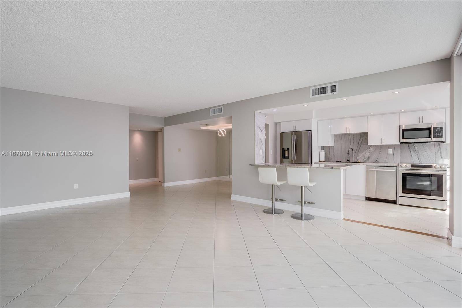 18071 Biscayne Blvd #1204, Aventura, FL 33160