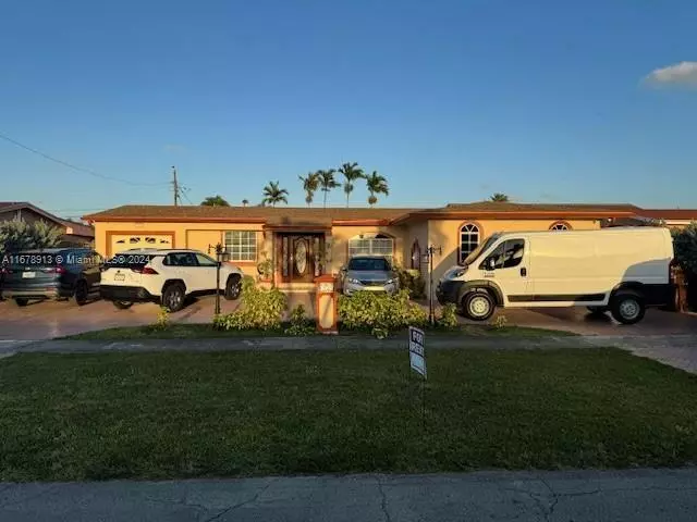 1325 W 4 lane, Hialeah, FL 33010