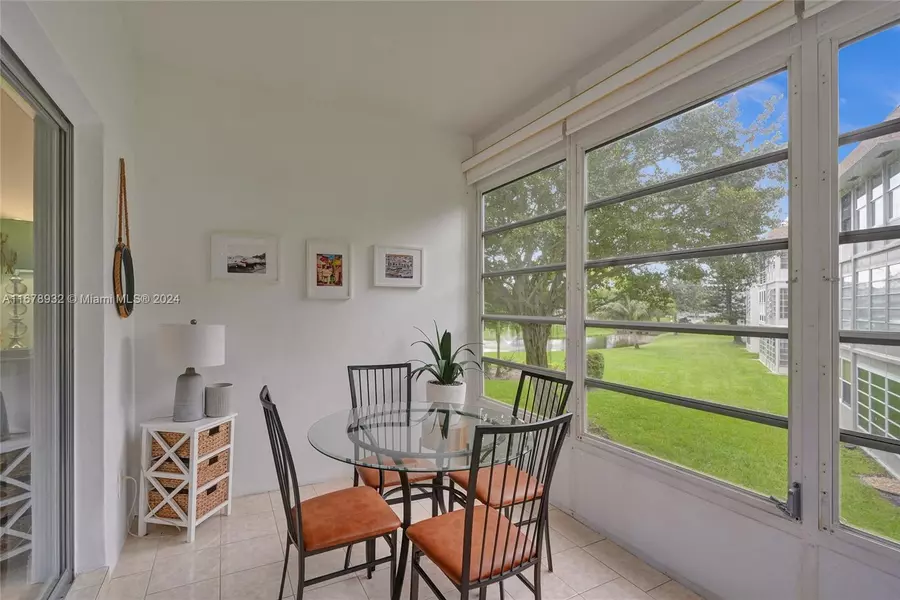 4806 NW 36th St #516, Lauderdale Lakes, FL 33319
