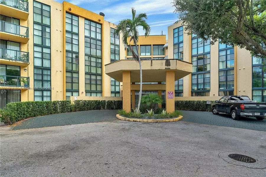 11800 SW 18th St #408-4, Miami, FL 33175