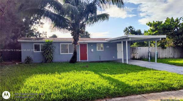 1611 W Avenue H, Riviera Beach, FL 33404