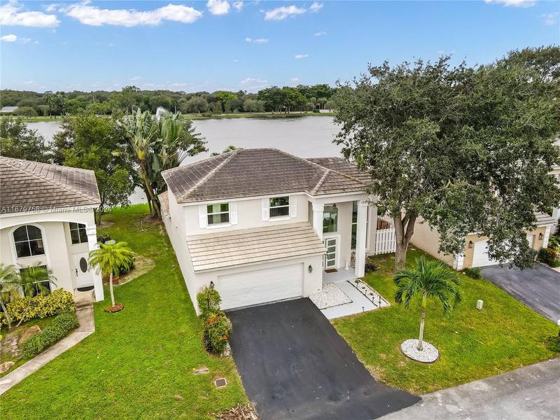 5244 NW 54th St, Coconut Creek, FL 33073