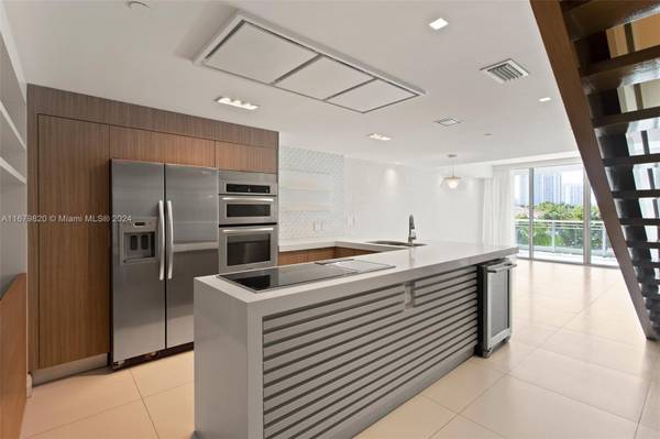 2950 NE 188th St #331,  Aventura,  FL 33180