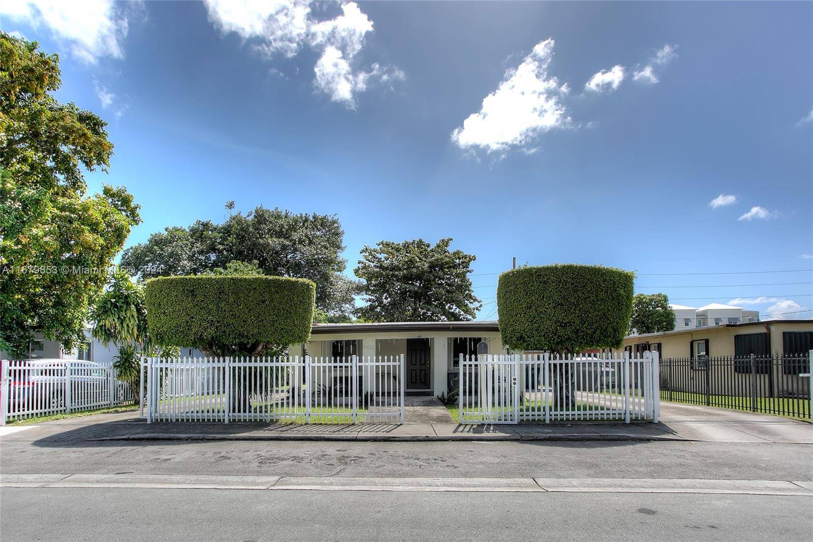 5912 SW 63rd St, South Miami, FL 33143