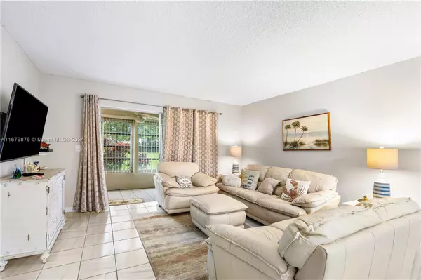 Delray Beach, FL 33446,31 Abbey Ln #101