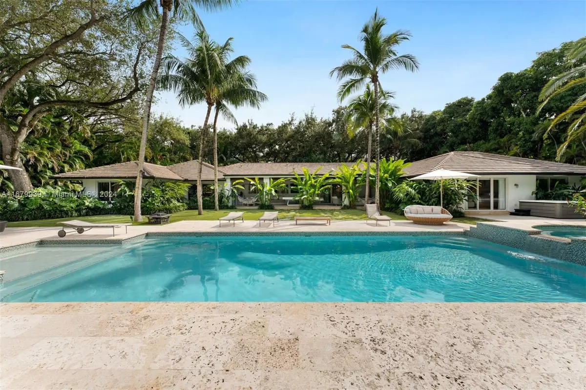Pinecrest, FL 33156,5851 SW 94th St