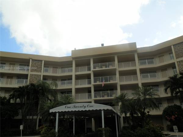 800 Cypress Grove Dr #509, Pompano Beach, FL 33069