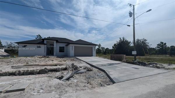 Lehigh Acres, FL 33974,471 Long Ave