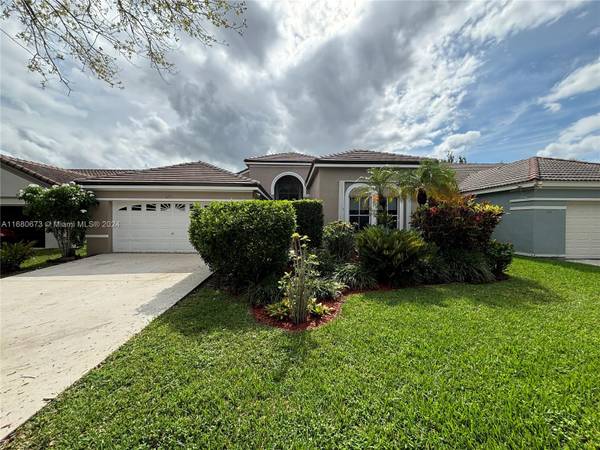 495 Carrington Ln, Weston, FL 33326