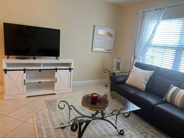 Hollywood, FL 33020,1520 Mckinley St #103E