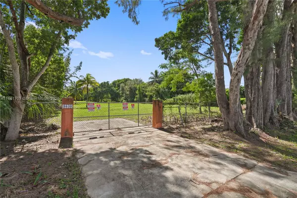 Miami, FL 33176,9840 SW 104th St