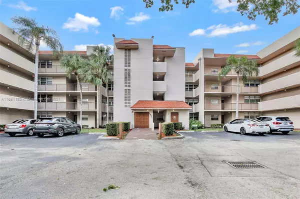 1831 Sabal #304,  Davie,  FL 33324