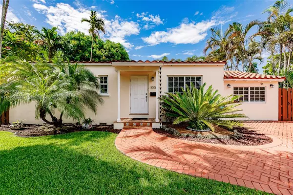 1008 NE 116th St, Biscayne Park, FL 33161