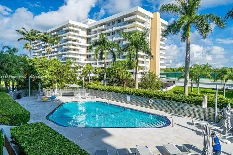 Key Biscayne, FL 33149,199 Ocean Lane Dr #613