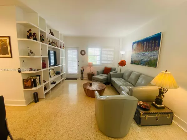 Miami Beach, FL 33139,1755 Washington Ave #1B