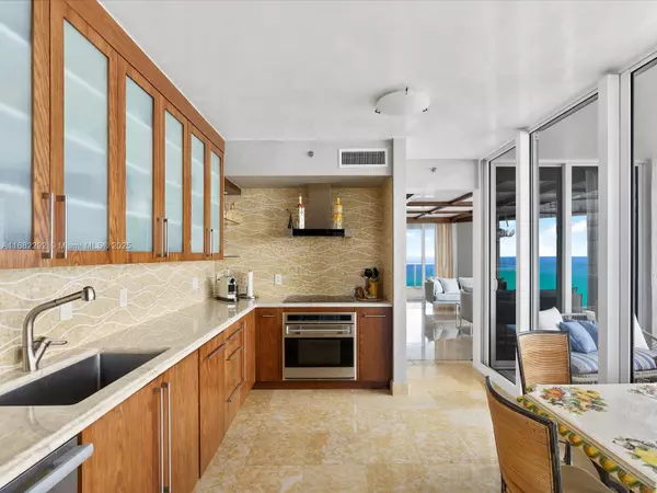 Sunny Isles Beach, FL 33160,19111 Collins Ave #2908