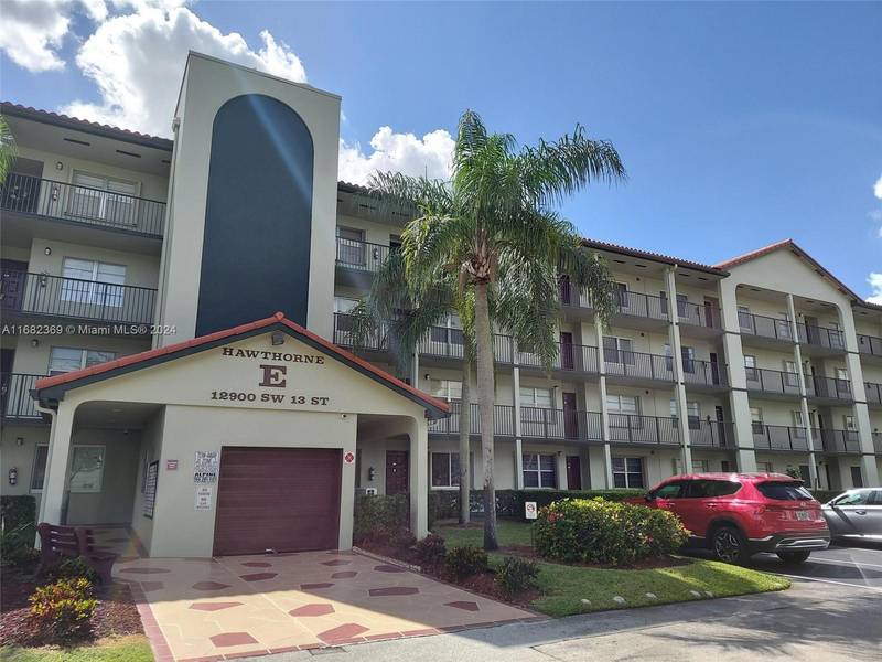 12900 SW 13th St #211E, Pembroke Pines, FL 33027