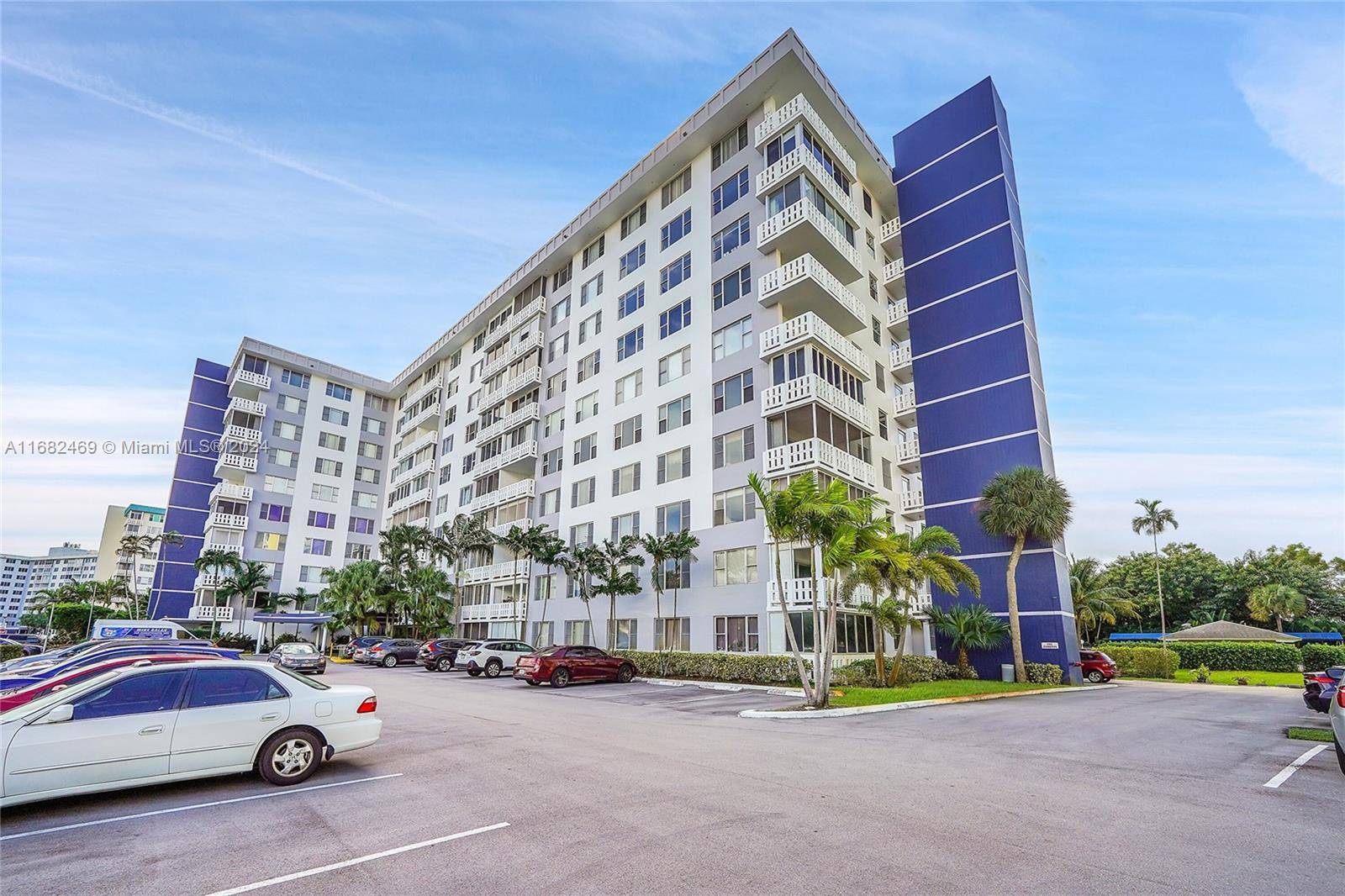 Hollywood, FL 33021,4350 Hillcrest Dr #205