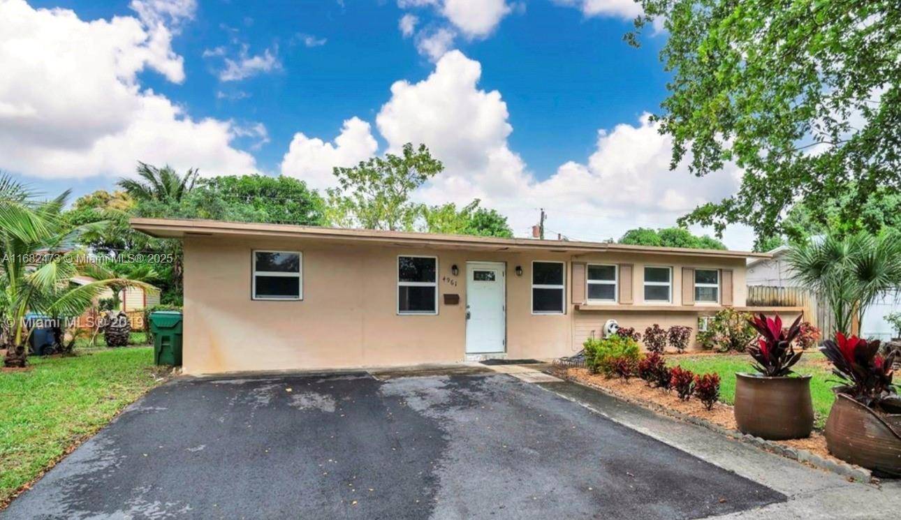 Lauderhill, FL 33313,4961 NW 12th St