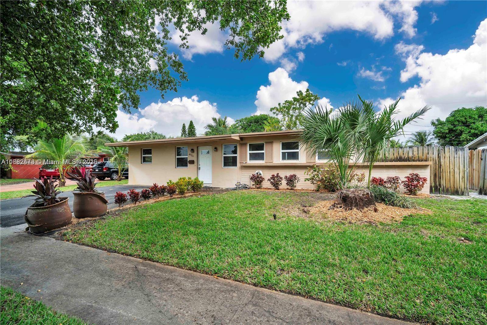 Lauderhill, FL 33313,4961 NW 12th St