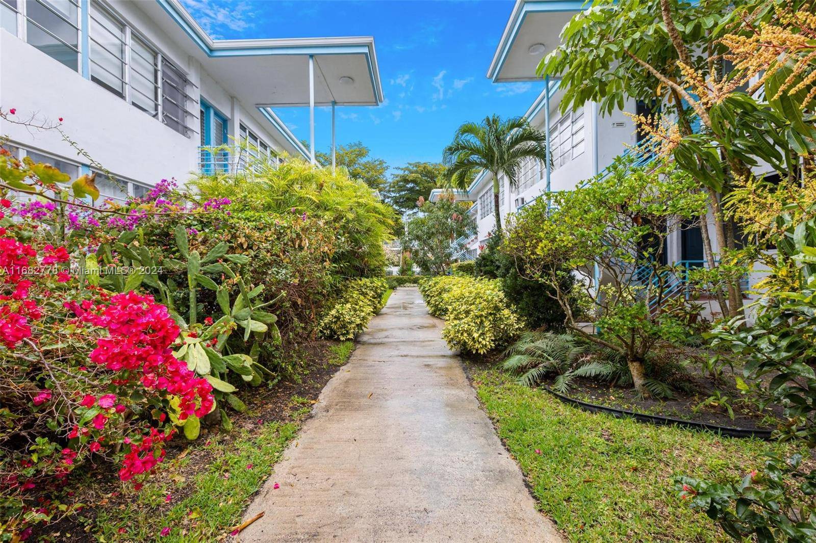 Miami Beach, FL 33140,4720 Pine Tree Dr #5