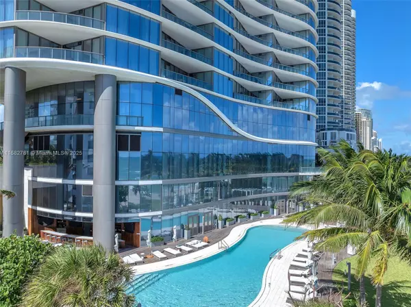 Sunny Isles Beach, FL 33160,15701 Collins Ave #1504