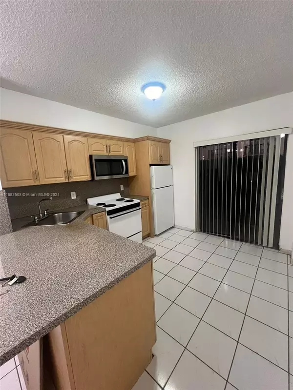 Hialeah, FL 33016,5480 W 21st Ct #104