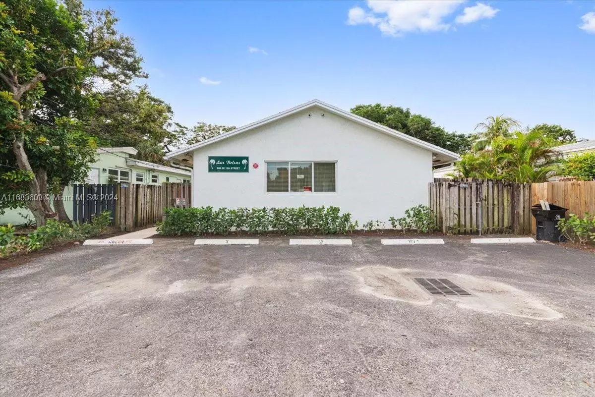 Fort Lauderdale, FL 33316,880 SE 12th St
