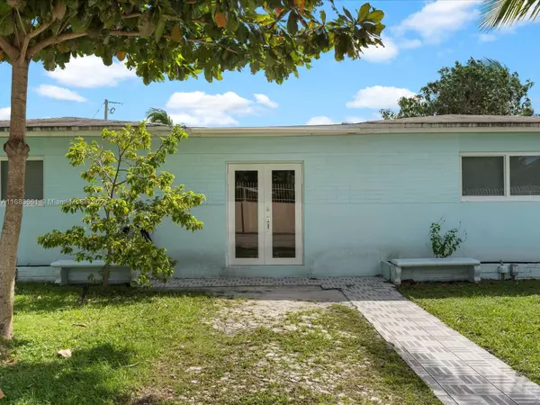 Miami, FL 33180,2560 NE 215th St