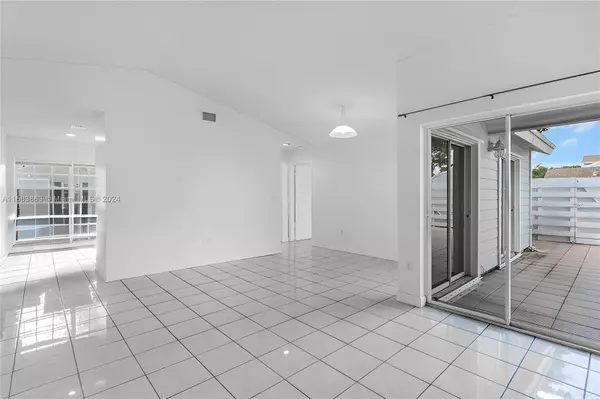 Miami, FL 33186,13784 SW 147th Cir Ln #2-10