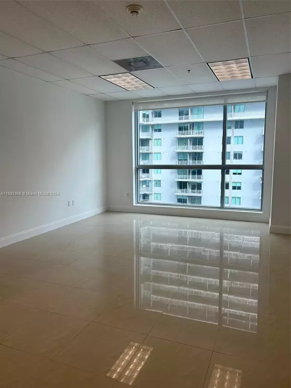 Miami, FL 33130,175 SW 7th St #1504