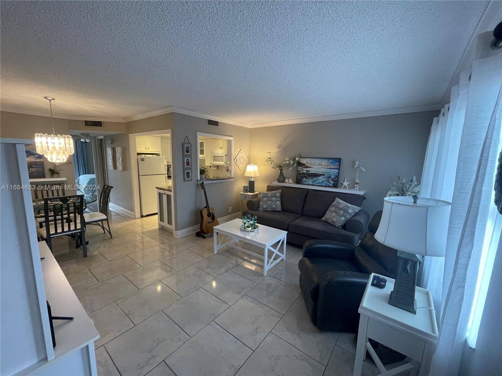 Sunrise, FL 33322,9141 Sunrise Lakes Blvd #206