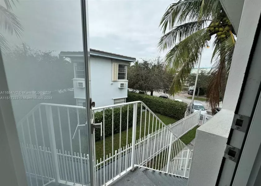 1236 Marseille Dr #4, Miami Beach, FL 33141