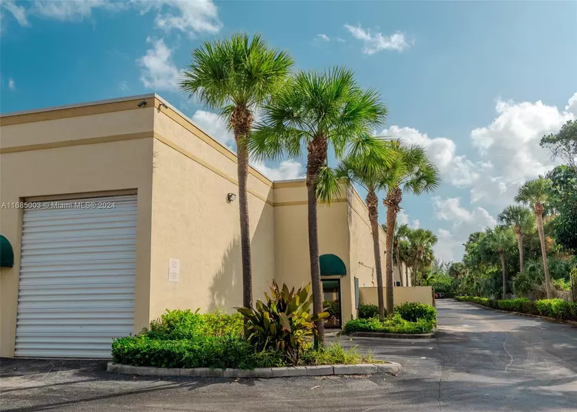 1651 W Mcnab Rd #25, Pompano Beach, FL 33069