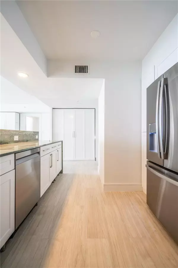 Miami Beach, FL 33139,1800 Sunset Harbour Dr 1902/4 Dr #1902/4