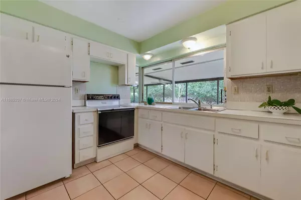 Palmetto Bay, FL 33157,15710 SW 87th Ave