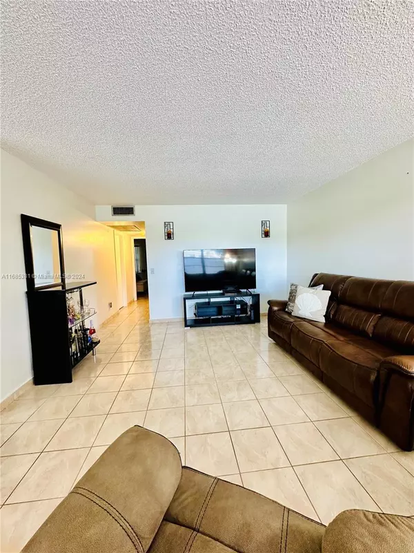 Pembroke Pines, FL 33027,551 SW 135th Ave #206B