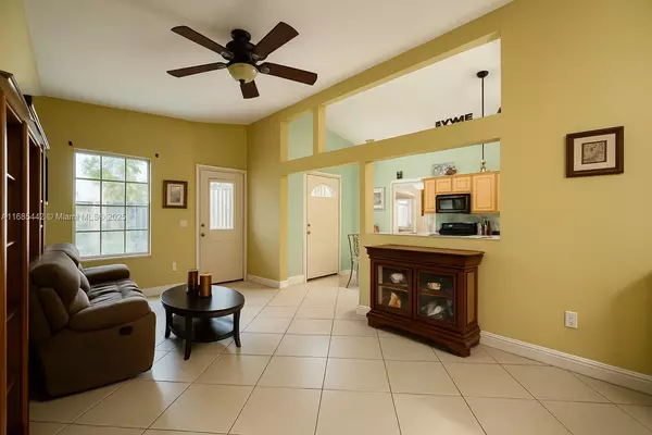 Pembroke Pines, FL 33025,8615 SW 15th St