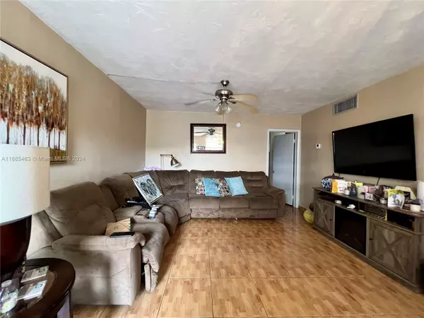 1515 NE 125th Ter #312,  North Miami,  FL 33161