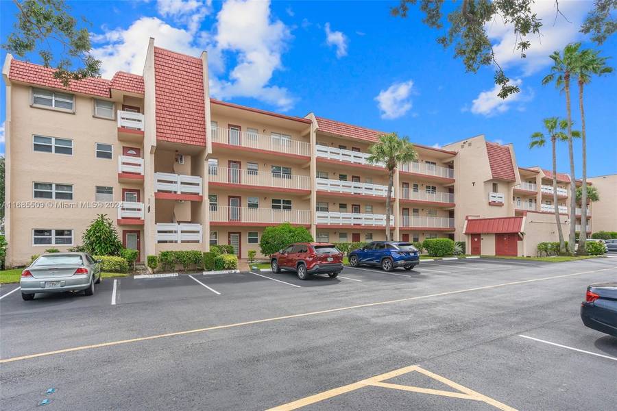 1050 Country Club Dr #403, Margate, FL 33063