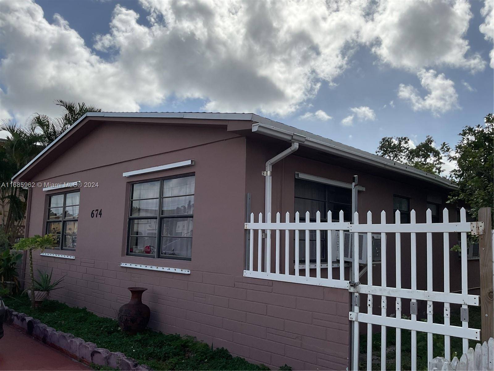 Hialeah, FL 33012,674 W 29th St