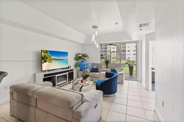 10700 NW 66th St #114, Doral, FL 33178