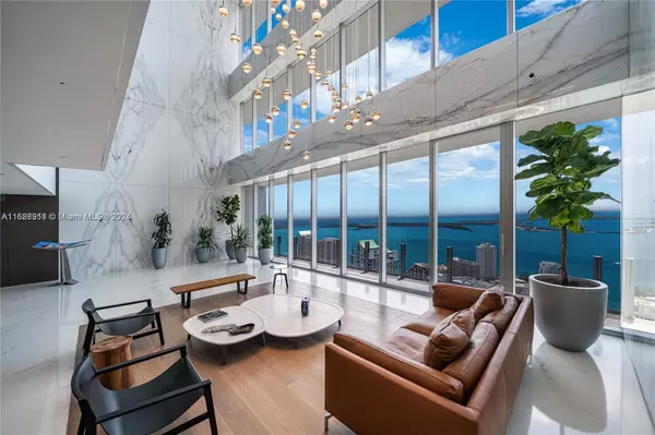 300 Biscayne Blvd #2605, Miami, FL 33131