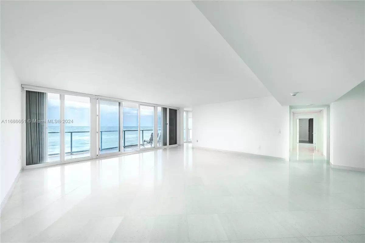 Sunny Isles Beach, FL 33160,16445 Collins Ave #WS-7B